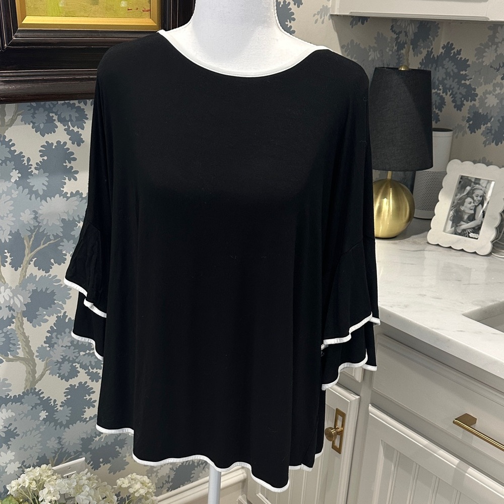 Cable & Gauge Black Flutter Sleeve Tunic with White Trim